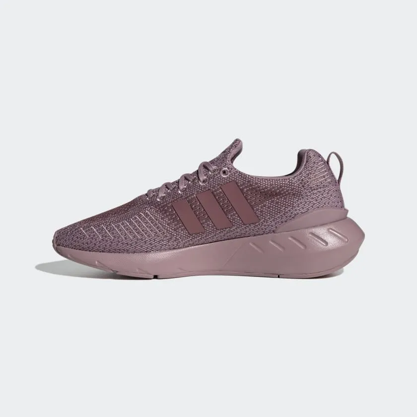 Adidas- Women's Swift Run 22 in Magic Mauve